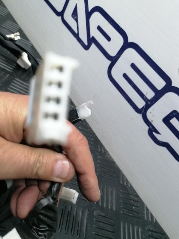 Interior wiring TOYOTA Auris Hatchback (_E15_) Imagem-6