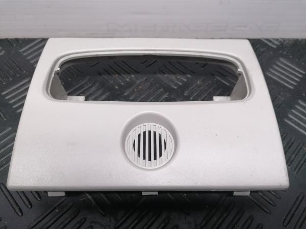 Generic Plastic Part FORD Fiesta VI (CB1, CCN) Imagem-1