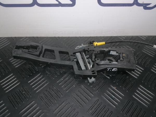 Left rear door handle support FORD Fiesta VI (CB1, CCN) Imagem-1