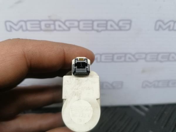 Interruttore pedale freno FORD Fiesta VI (CB1, CCN) Imagem-1