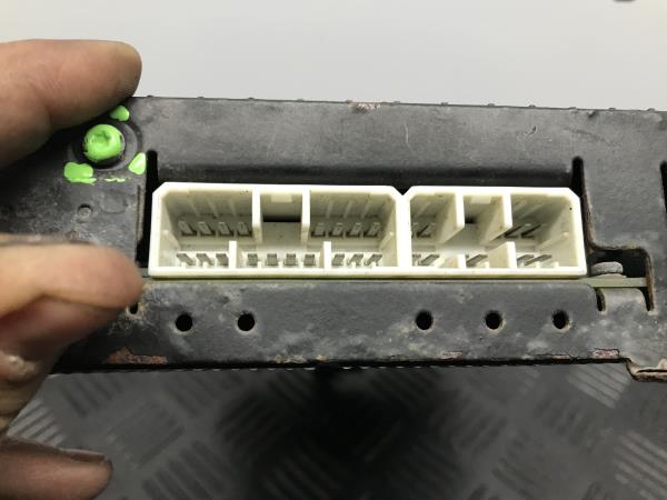Amplificador de colunas JEEP Grand Cherokee II (WJ, WG) Imagem-4