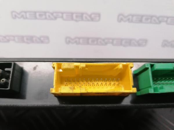 Boîte de fusibles / SAM / BSI BMW 3 Compact (E36) Imagem-4