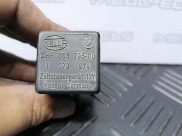 Botão / interruptor electromecânico / relé VOLKSWAGEN Passat Variant Van (315, 3A5)