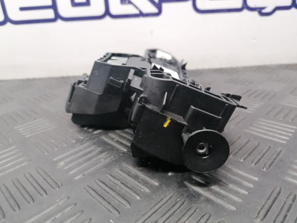 Support poignée porte avant gauche MERCEDES-BENZ Classe A (W176) Imagem-3