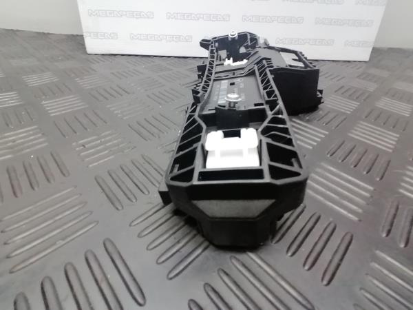Left rear door handle support MERCEDES-BENZ Classe A (W176) Imagem-3