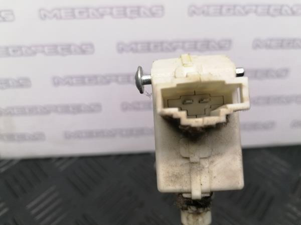 Actuador de cierre del tanque de combustible AUDI A3 (8P1) Imagem-2