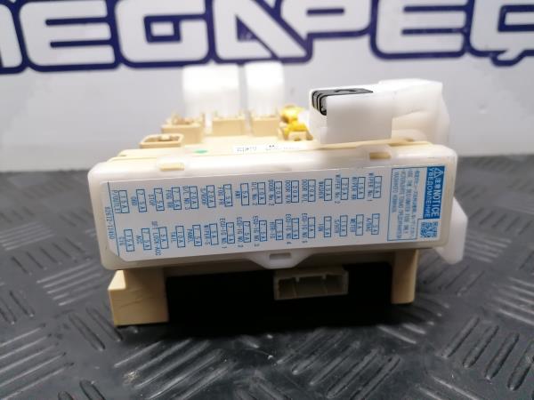 Caixa fusíveis da bateria TOYOTA Auris Hatchback (_E18_) Imagem-2