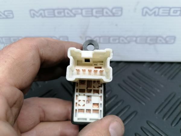 Right Front window control SUBARU Impreza Hatchback (GR, GH, G3) Imagem-2