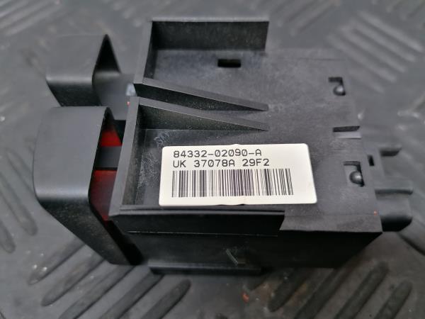 Warning Switch TOYOTA Corolla Hatchback (_E12_) Imagem-3