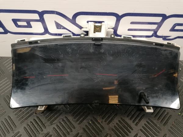 Instrument cluster TOYOTA Corolla Hatchback (_E12_) Imagem-1
