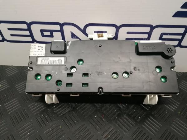 Instrument cluster TOYOTA Corolla Hatchback (_E12_) Imagem-2
