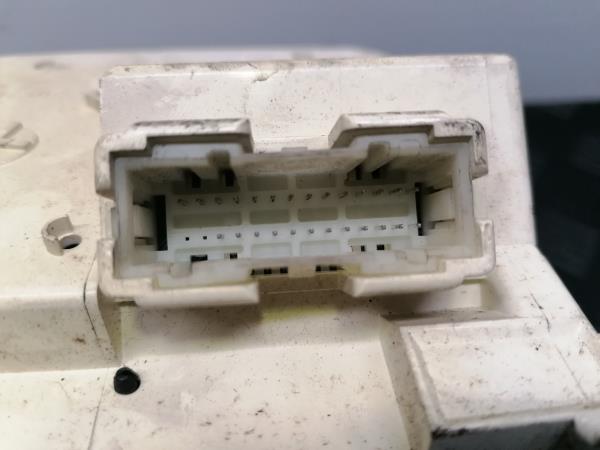 Compteur de vitesse VOLKSWAGEN Passat Variant Van (315, 3A5) Imagem-3