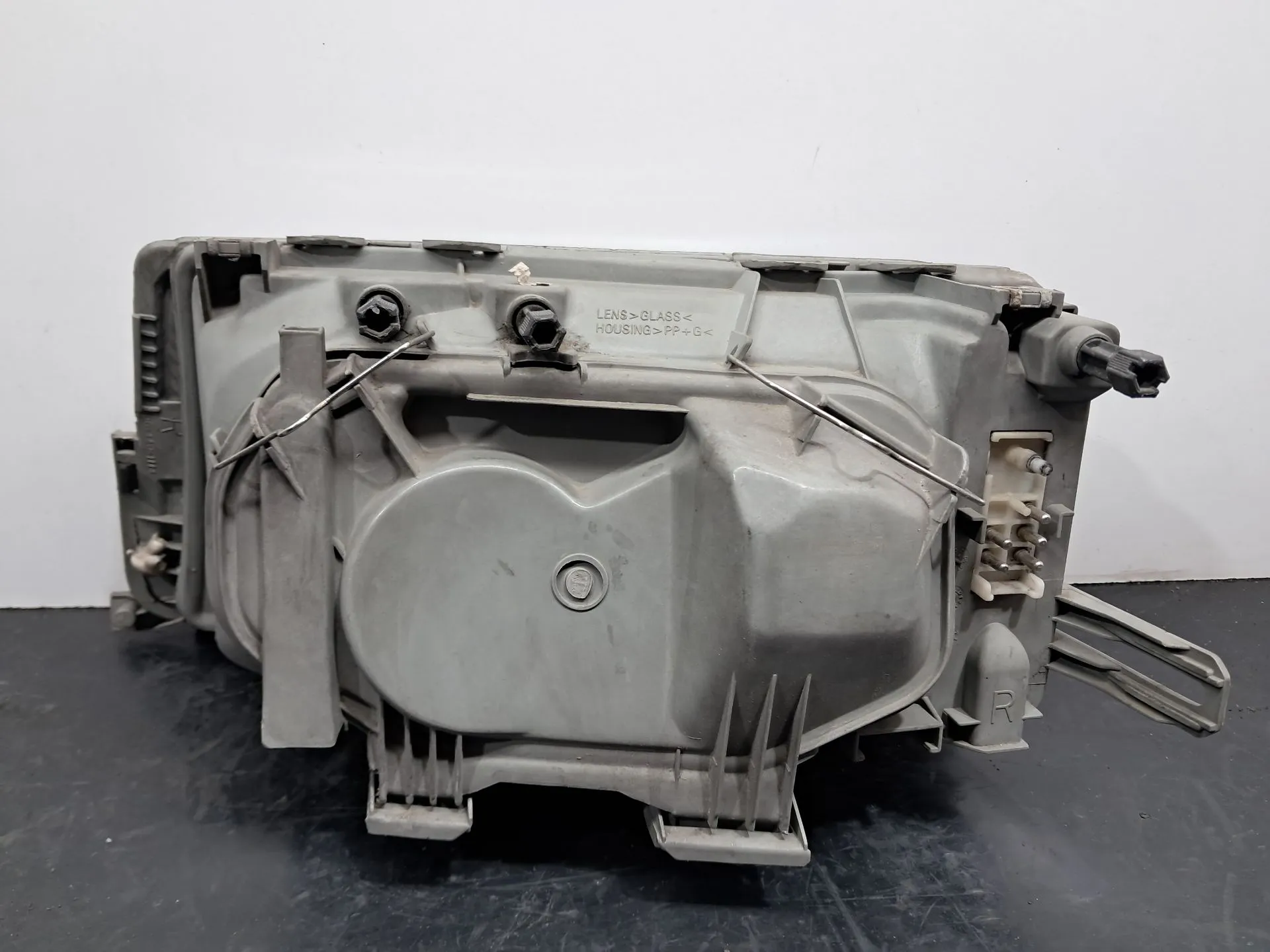 Ótica / farol direita MERCEDES-BENZ Classe E (W124) Imagem-4