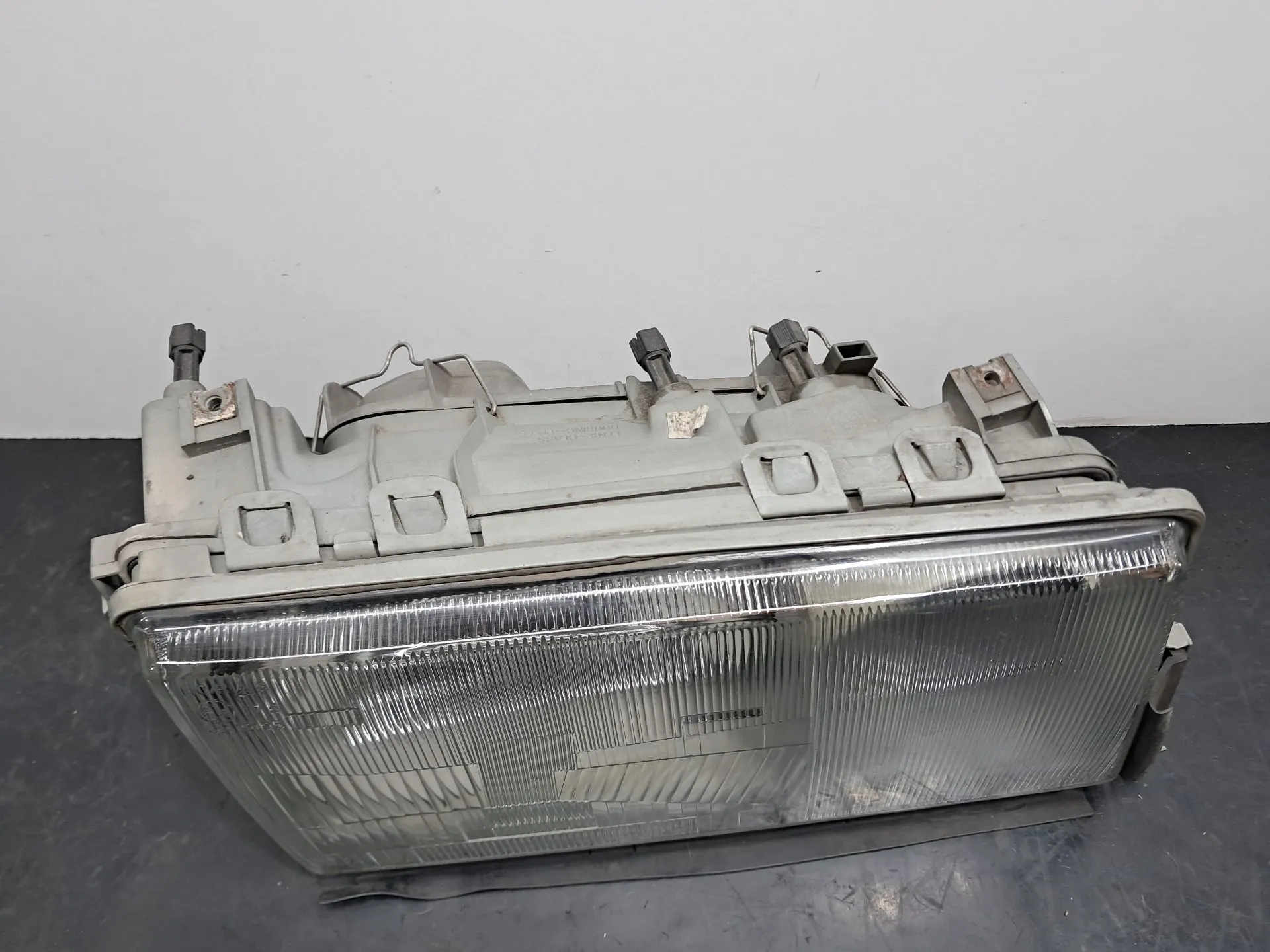 Ótica / farol direita MERCEDES-BENZ Classe E (W124) Imagem-2