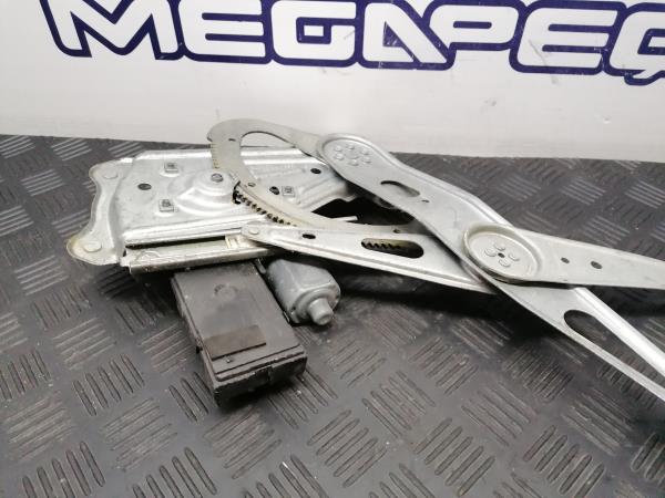 Alzavetro anteriore sinistro RENAULT Megane III (BZ0_) Imagem-1