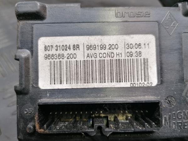 Alzavetro anteriore sinistro RENAULT Megane III (BZ0_) Imagem-8