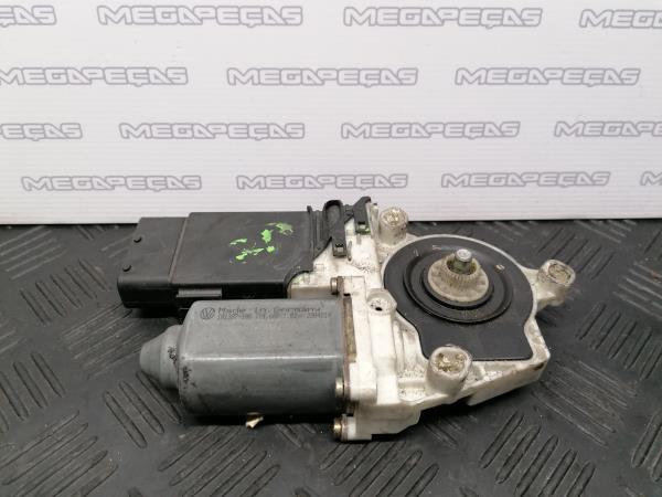 Moteur lève-vitre avant gauche VOLKSWAGEN Golf IV (1J1)