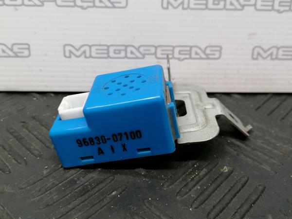 Botón / interruptor electromecánico KIA Picanto (BA) Imagem-1