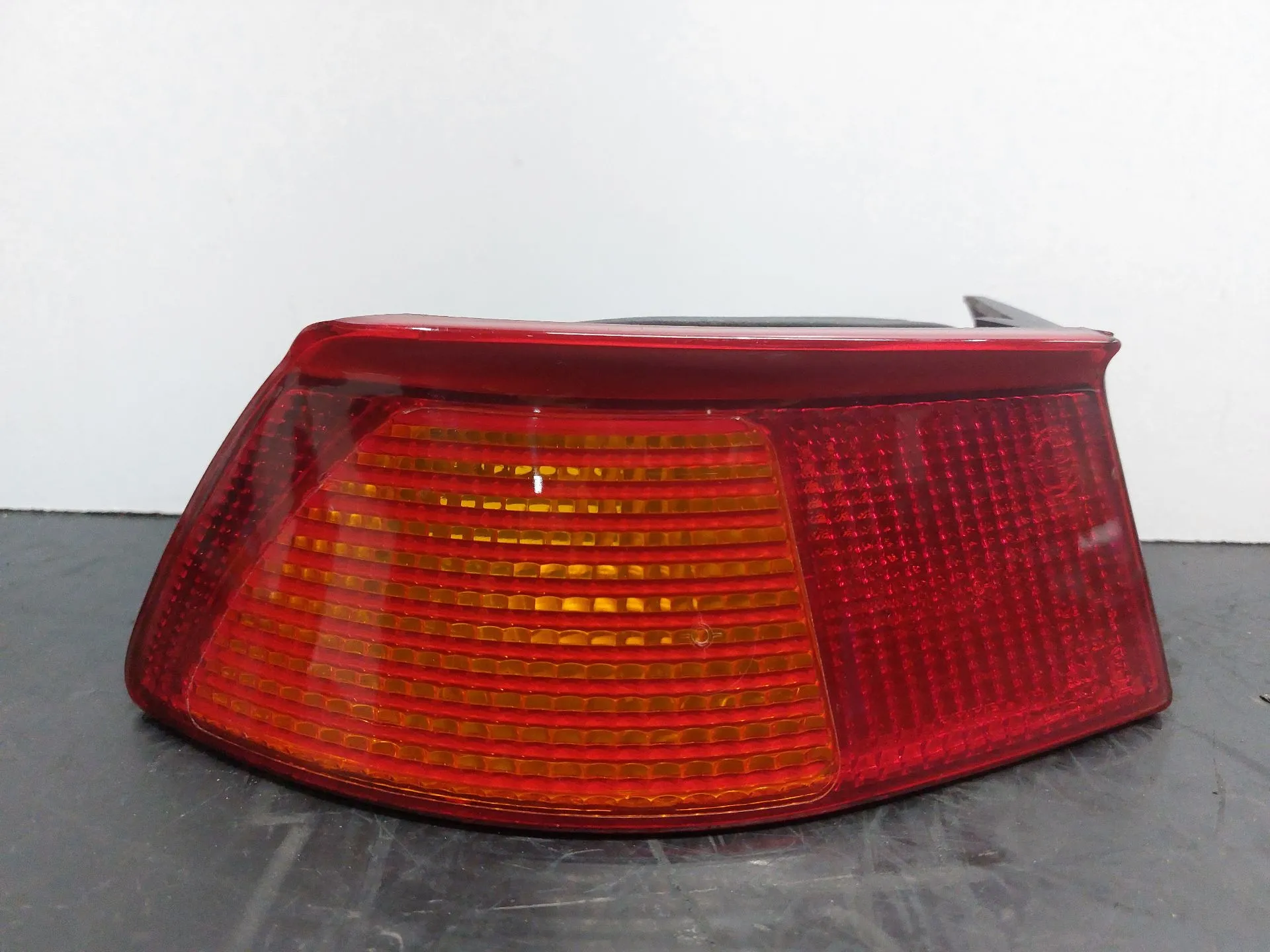 Left Tail light ALFA ROMEO 145 (930_) Imagem-0
