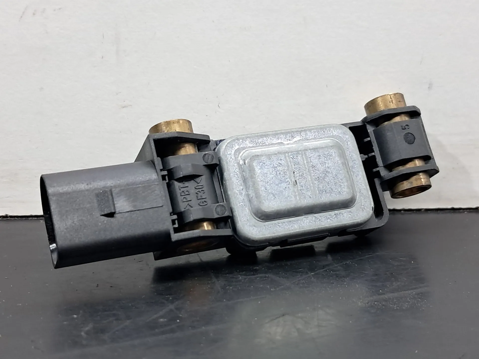 Right front airbag sensor AUDI A4 (8E2, B6) Imagem-2