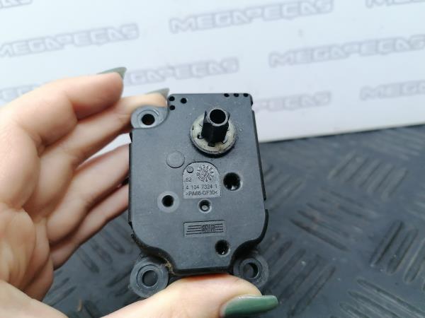 Motor da comporta da sofagem OPEL Zafira B (A05) Imagem-3