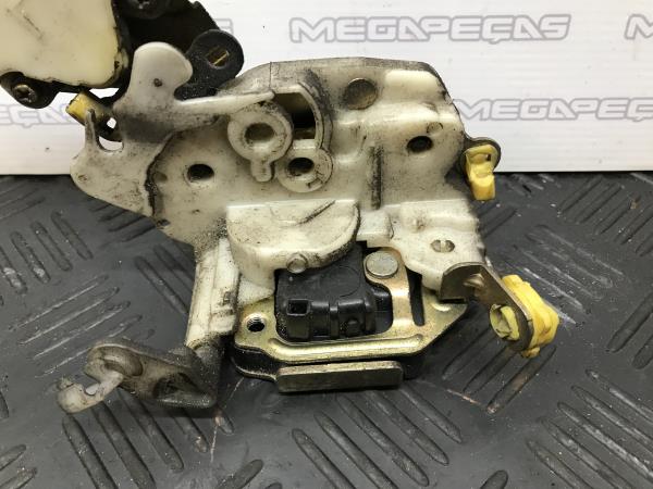 Fechadura / fecho porta frente esquerdo NISSAN Micra II (K11) Imagem-1