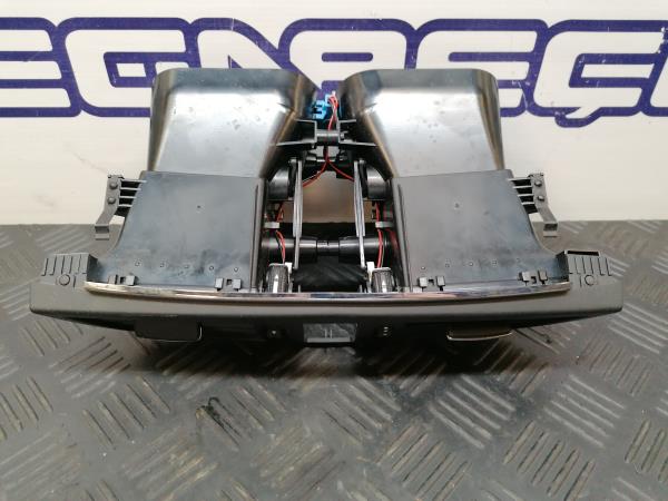 Difusor / saída de ar MERCEDES-BENZ Classe E Coupé (C207) Imagem-6