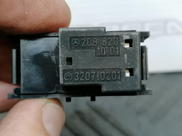 Botón / interruptor / señal airbag off MERCEDES-BENZ Vito Combi (638) Imagem-3