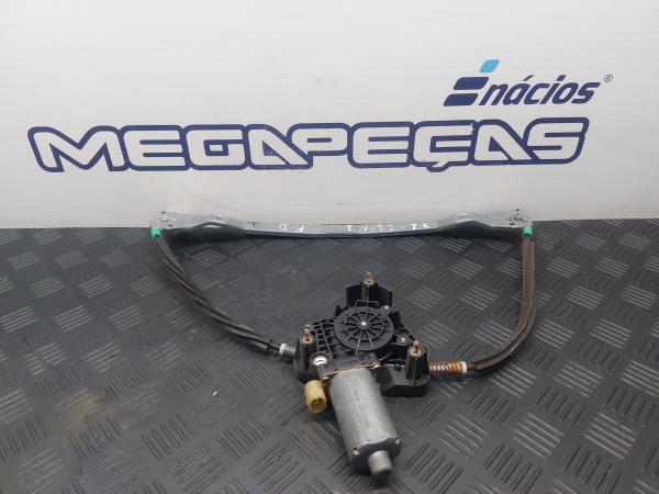 Alzavetro anteriore destro RENAULT Clio II (BB0/1/2_, CB0/1/2_)
