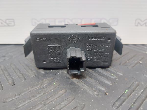 Botón / interruptor de 4 intermitentes RENAULT Megane III (BZ0_) Imagem-2