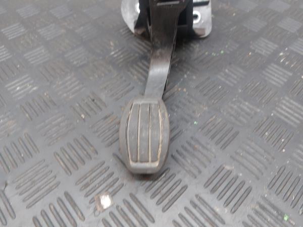 Pedal PEUGEOT 208 II Imagem-1