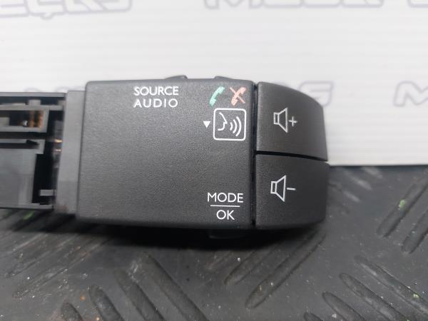 Comando do rádio DACIA Sandero II (5S_) Imagem-1