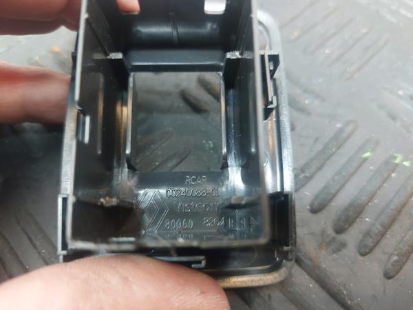 Plástico genérico DACIA Sandero II (5S_) Imagem-2