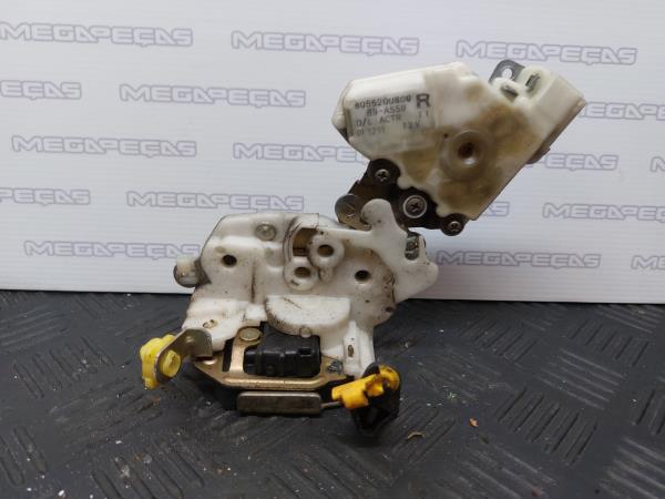 Fechadura / fecho porta frente direito NISSAN Micra II (K11)