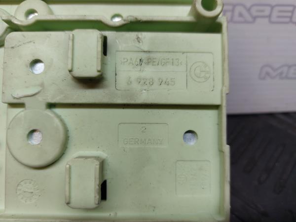 Caixa fusíveis da bateria BMW X3 (E83) Imagem-2