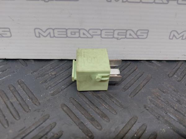 Botão / interruptor electromecânico / relé BMW X3 (E83)