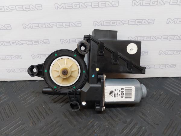 Right Rear  Door Window Regulator Motor SKODA Fabia I Break (6Y5)