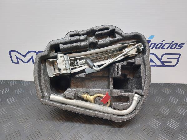 Set / kit di attrezzi VOLKSWAGEN Golf IV (1J1) Imagem-0