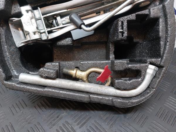 Set / kit di attrezzi VOLKSWAGEN Golf IV (1J1) Imagem-1