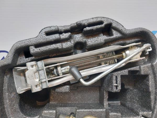 Set / kit di attrezzi VOLKSWAGEN Golf IV (1J1) Imagem-2