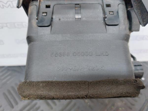 Difusor / saída de ar TOYOTA Avensis Sedan (_T22_) Imagem-6