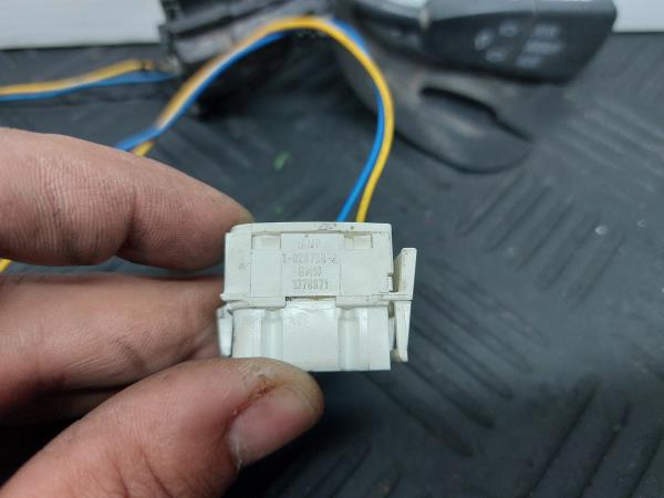 Leva / interruttore cruise control BMW 8 (E31) Imagem-4