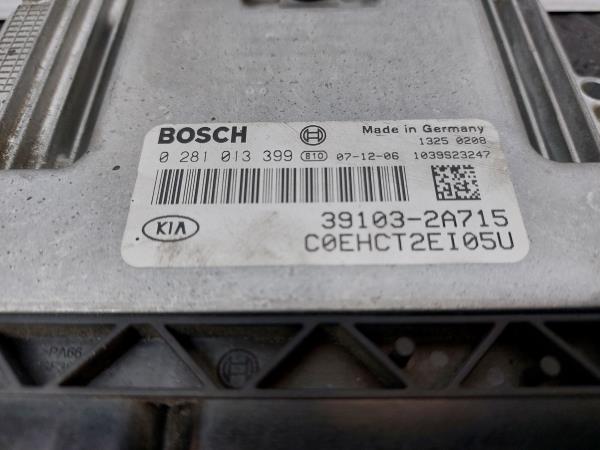 Centralita motor / ECU KIA Ceed SW (ED) Imagem-1