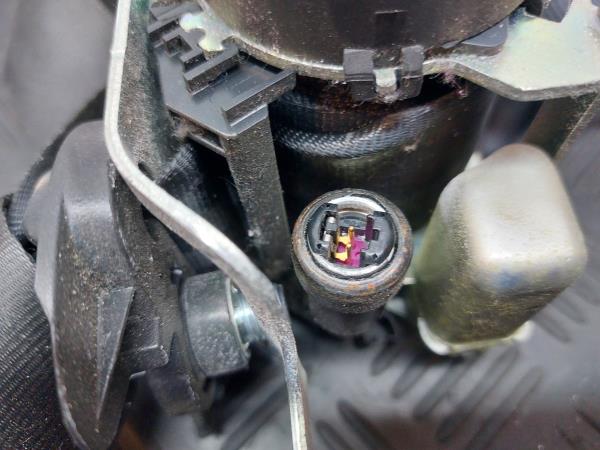 Cintura Pretensionatore anteriore destra KIA Ceed SW (ED) Imagem-6