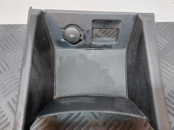 Moldura consola central / radio / aro KIA Ceed SW (ED) Imagem-1