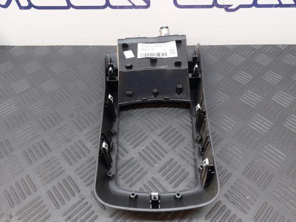 Moldura consola central / radio / aro KIA Ceed SW (ED) Imagem-2