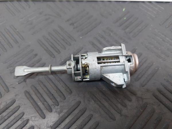 Bombín puerta KIA Ceed SW (ED) Imagem-3