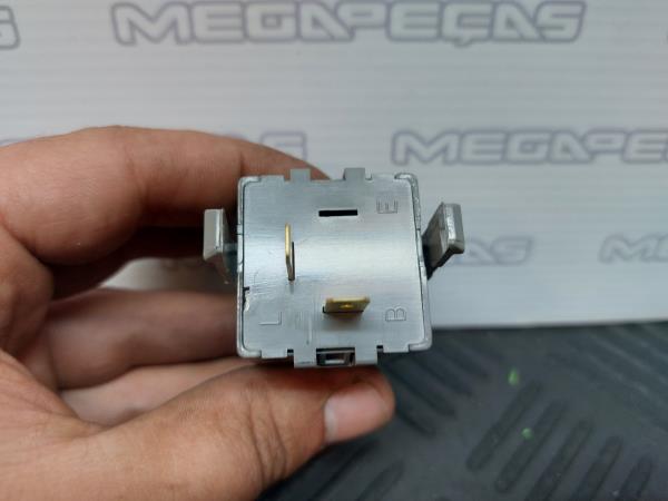 Botón / interruptor electromecánico KIA Ceed SW (ED) Imagem-2