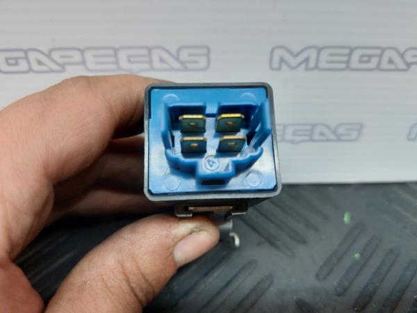 Botón / interruptor electromecánico KIA Ceed SW (ED) Imagem-2