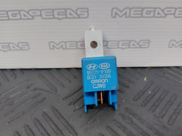 Botón / interruptor electromecánico KIA Ceed SW (ED)